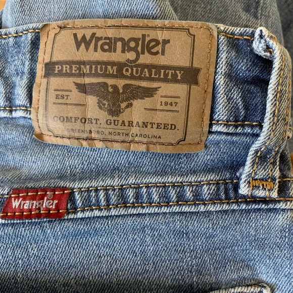 Athletic Fit Men's Wrangler Jeans 32x32 - Picture 5 of 7